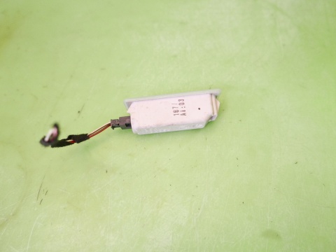 Lampka oświetlenie wnętrza kabiny 6972605 hella BMW E91 325d 04-08