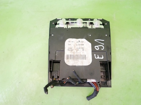 Lampka oświetlenie wnętrza kabiny SOS panel szyberdachu BMW E91 325d 04-08