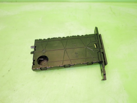 Cupholder uchwyt na kubek prawy 51.45-7127461 7138794 BMW E91 325d 04-08
