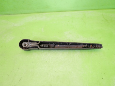 Ramię wycieraczki tył 61.62-7118206 BMW E91 325d KOMBI 04-08
