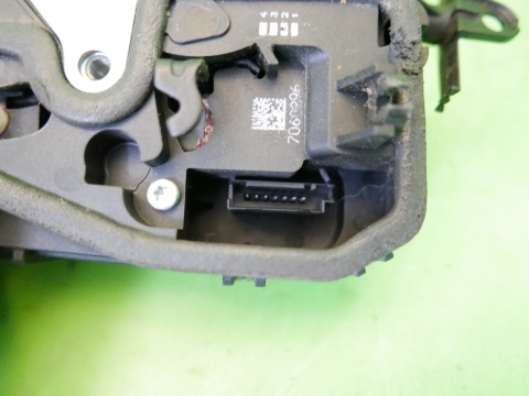 Centralny zamek prawy tył 7060296 7pin BMW E91 325d KOMBI 04-08