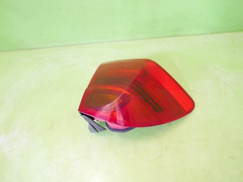 Lampa lewa tył w błotnik 7160061 BMW E91 325d KOMBI 04-08