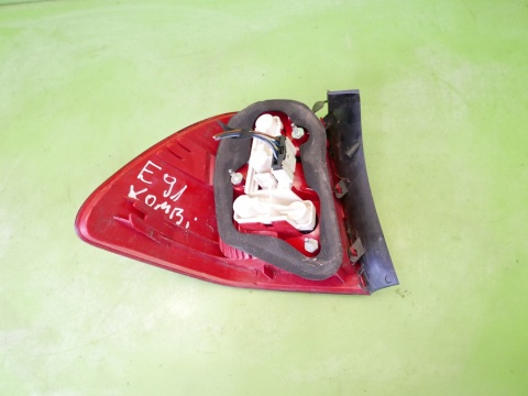 Lampa prawa tył w błotnik 7160062 BMW E91 325d KOMBI 04-08