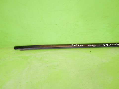 Listwa zgarniająca prawa przód BMW E91 325d KOMBI 04-08