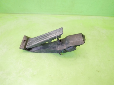Pedał potencjometr gazu 35.42-6772646-01 BMW E91 325d 3.0 D M57 04-08