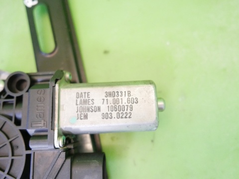 Mechanizm podnośnik szyby prawy tył 5pin 1060079 71.001.603 903.0222 BMW E91 325d 04-