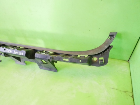 Ślizg zderzaka środek tył 51.12-7127720 BMW E91 325d KOMBI 04-08