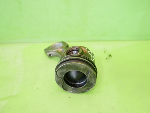 Tłok + korbowód BMW E91 325d 3.0 D M57 306D3 197KM 04-08