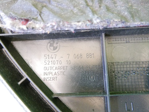 Klapka schowka boczka bagażnika lewa 7068881 BMW E91 325d KOMBI 04-08