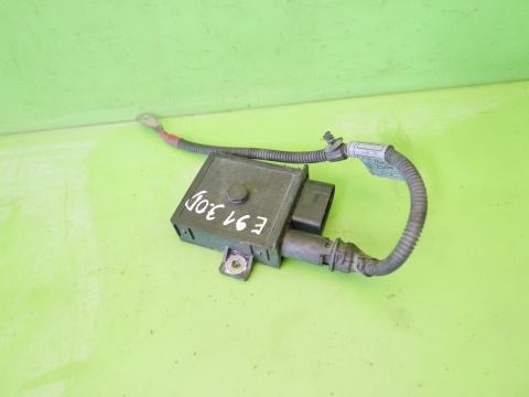 Przekaźnik sterownik świec żarowych 0522140701 BMW E91 325d 3.0 D M57 04-08