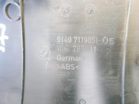 Osłona tapicerka klapy tył bagażnika 7119051 BMW E91 325d KOMBI 04-08