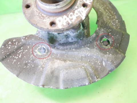 Zwrotnica piasta prawa przód BMW E91 325d 3.0 D M57 04-08
