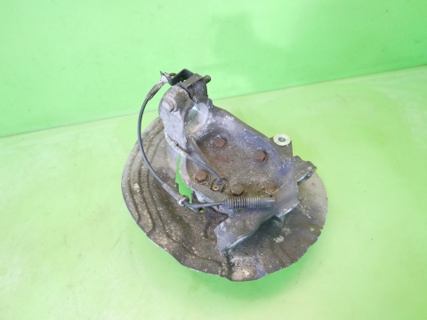Zwrotnica piasta prawa przód BMW E91 325d 3.0 D M57 04-08