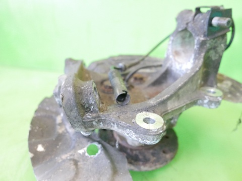 Zwrotnica piasta prawa przód BMW E91 325d 3.0 D M57 04-08