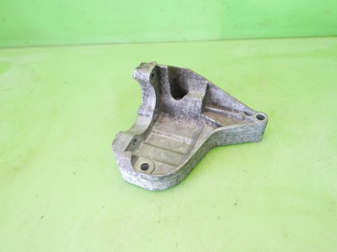 Łapa pompy wspomagania 7794455-01 BMW E91 325d 3.0 D M57 04-08