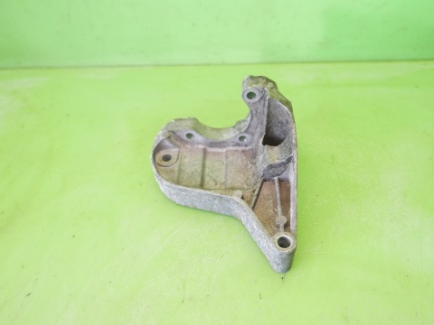 Łapa pompy wspomagania 7794455-01 BMW E91 325d 3.0 D M57 04-08