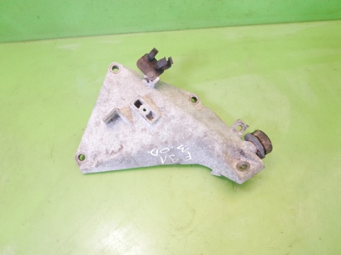 Łapa silnika lewa 22.11-6760311-05 BMW E91 325d 3.0 D M57 04-08