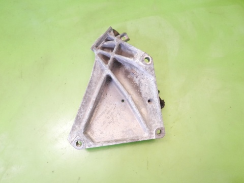 Łapa silnika lewa 22.11-6760311-05 BMW E91 325d 3.0 D M57 04-08