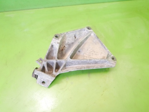 Łapa silnika lewa 22.11-6760311-05 BMW E91 325d 3.0 D M57 04-08