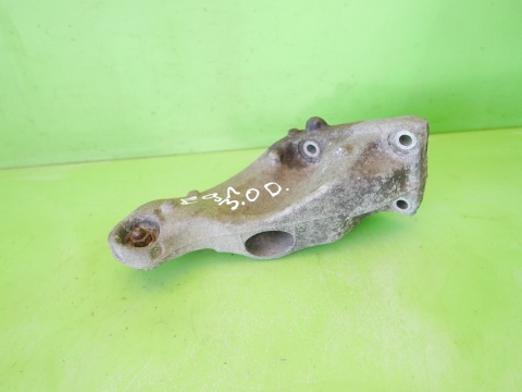 Łapa silnika prawa 22.11-6760320-01 BMW E91 325d 3.0 D M57 04-