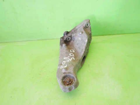 Łapa silnika prawa 22.11-6760320-01 BMW E91 325d 3.0 D M57 04-