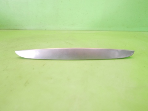 Listwa chrom maski grilla prawy 51.13-7117242 BMW E91 325d 04-08