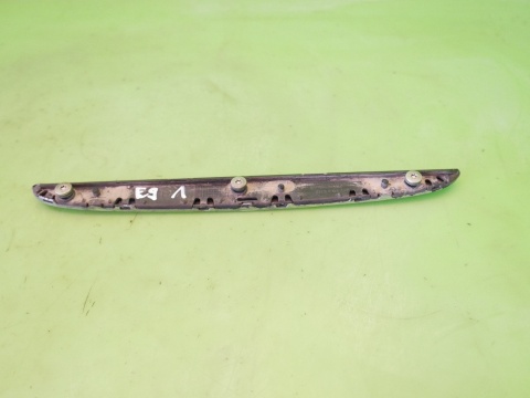 Listwa chrom maski grilla prawy 51.13-7117242 BMW E91 325d 04-08