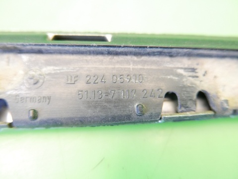 Listwa chrom maski grilla prawy 51.13-7117242 BMW E91 325d 04-08