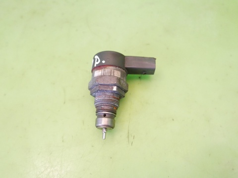 Regulator czujnik ciśnienia paliwa 0281002481 BMW E91 325d 3.0 D M57 04-08