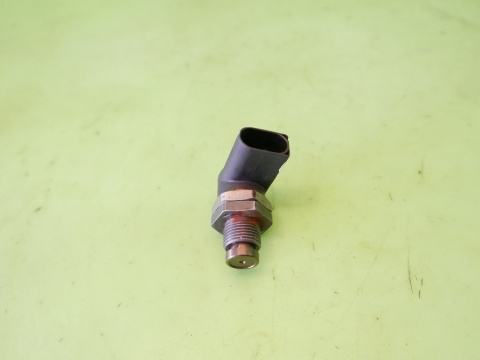 Czujnik ciśnienia paliwa 0281002497 BMW E91 325d 3.0 D M57 04-08