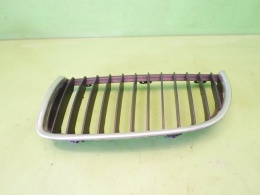 Grill nerka atrapa lewa 7120007 BMW E91 325d 04-08