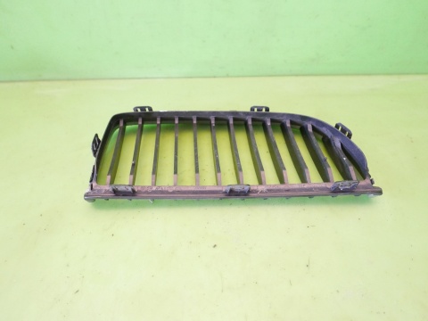Grill nerka atrapa lewa 7120007 BMW E91 325d 04-08