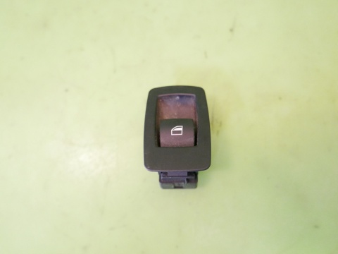 Przełącznik szyby prawy przód 6945874 BMW E91 325d 04-08