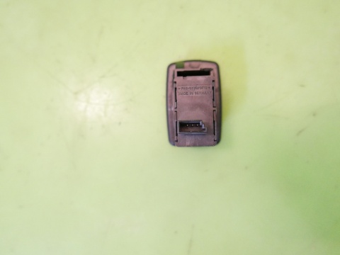 Przełącznik szyby prawy przód 6945874 BMW E91 325d 04-08