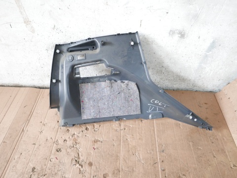 Boczek bagażnika prawy mocowanie półki MITSUBISHI COLT VI Z30 CZ5 HB 5D 04-