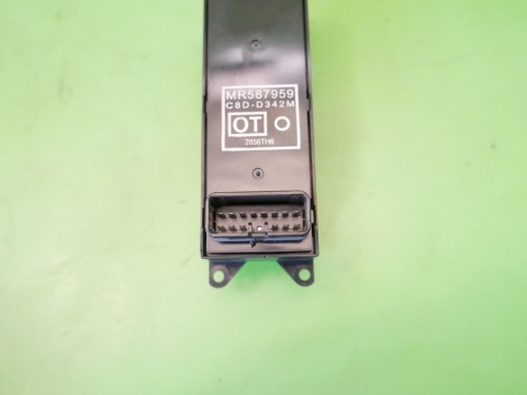 Panel przełącznik szyb lewy przód MR587959 MITSUBISHI COLT VI Z30 CZ5 04-08