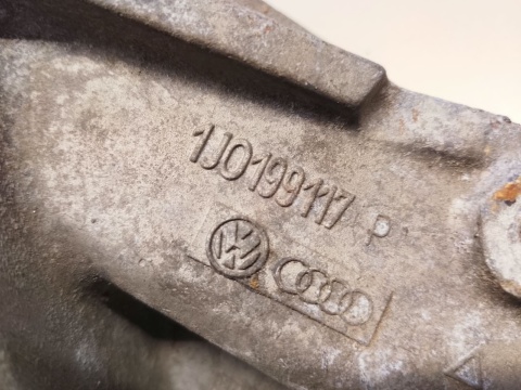 Łapa skrzyni 1J0199117P AUDI A3 8L 1.8 T 96-00