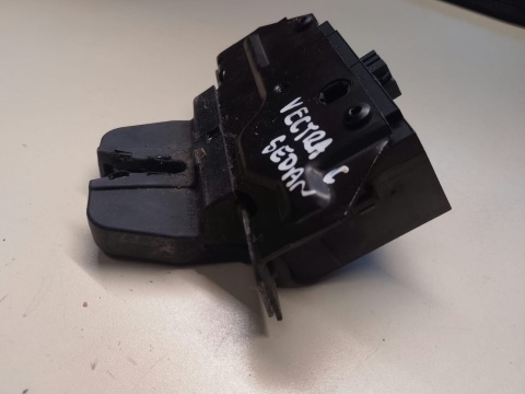 Zamek klapy tył bagażnika 13178192 OPEL VECTRA C SEDAN 02-05
