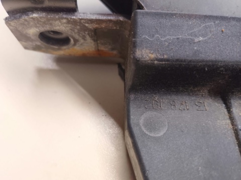 Zamek klapy tył bagażnika 13178192 OPEL VECTRA C SEDAN 02-05