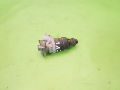 Wtrysk wtryskiwacz MR988977 MITSUBISHI COLT VI Z30 CZ5 1.3 04-08