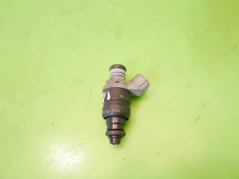 Wtrysk wtryskiwacz MR988977 MITSUBISHI COLT VI Z30 CZ5 1.3 04-08