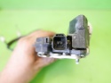 Zamek drzwiowy lewy tył 2pin MITSUBISHI COLT VI Z30 CZ5 HB 5D 04-08