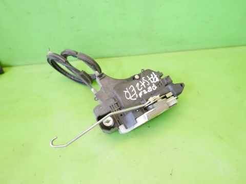 Zamek drzwiowy prawy przód 2pin MITSUBISHI COLT VI Z30 CZ5 HB 5D 04-08