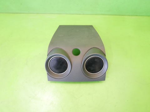 Kratka nawiewu środek ramka MR951746 MITSUBISHI COLT VI Z30 CZ5 1.3 04-08