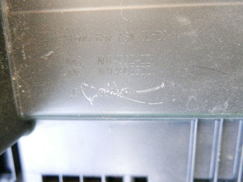 Schowek z deski prawy MN140024ZZ MITSUBISHI COLT VI Z30 CZ5 04-08