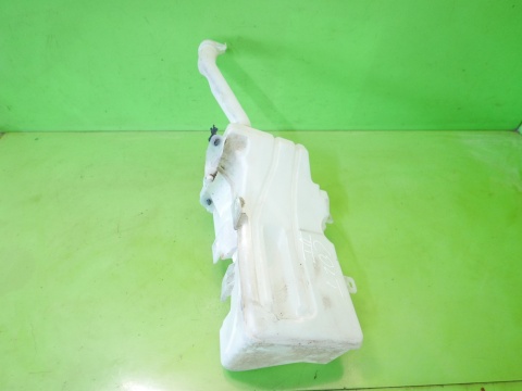 Zbiorniczek płynu spryskiwaczy MN105383 MITSUBISHI COLT VI Z30 CZ5 1.3 04-