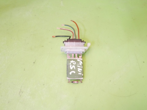 Opornik rezystor wentylatora nawiewu MINI COOPER R56 1.6 06-10