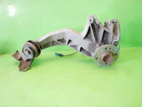 Zwrotnica piasta wahacz prawy tył 33.32-6780002 MINI COOPER R56 1.6 06-10