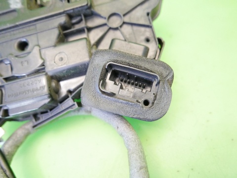 Zamek drzwi przód lewy 7 pin 5K1837015B VW POLO 6R V 5D HB 09-14