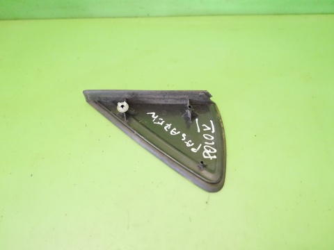 Zaślepka błotnika przód prawa trójkąt 6R0853274A VW POLO 6R V 5D HB 09-14
